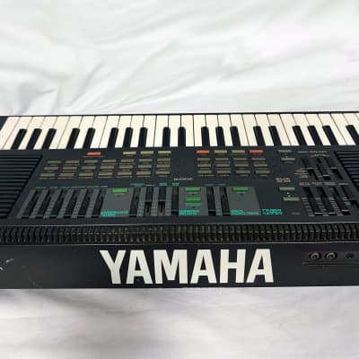 Yamaha PSS 560 Synthesizer image 2