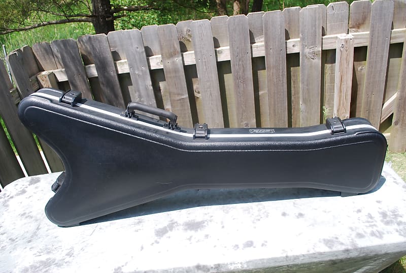 SKB Flying V Hard Shell Case Black with Keys Lightweight Reverb