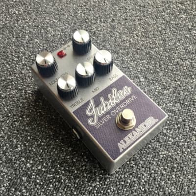 ギター ALEXANDER Jubilee Silver Overdrive Amazon.com: Alexander Pedals Jubilee Silver Overdrive
