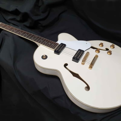 Yamaha AES1500  2020 pearl snow white for sale
