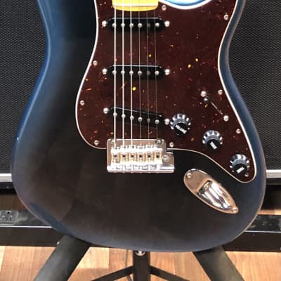 Fender American Professional II Stratocaster with Maple Fretboard 2020 - Present - Dark Night image 2