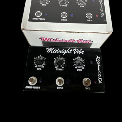 R Weaver FX Midnight Vibe V3 Uni-Vibe Pedal (Hybrid Spec) | Reverb