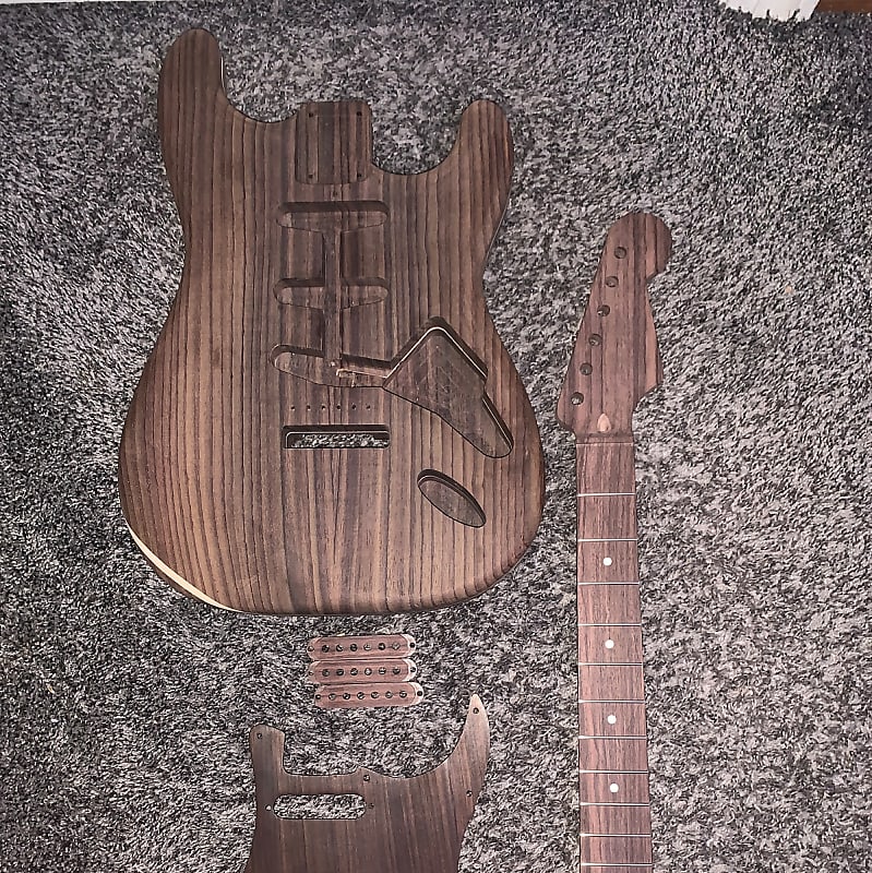 Rosewood stratocaster store body