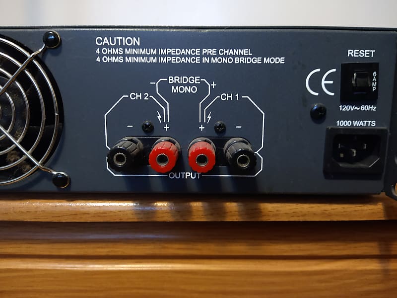 American Audio V1000 Stereo power amplifier 1000w