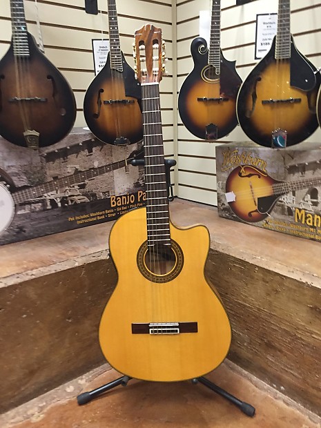 Yamaha CGX171SCF Flamenco Nylon string Guitar w/ Pick up