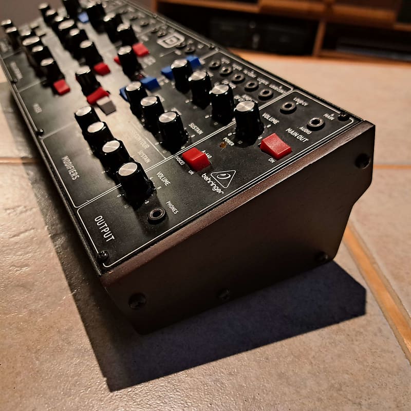 Behringer Model D Analog Synthesizer