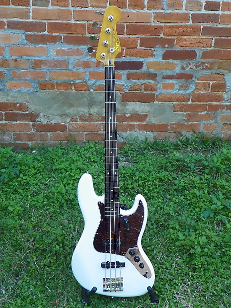Fender jazz bass white tortoise new arrivals