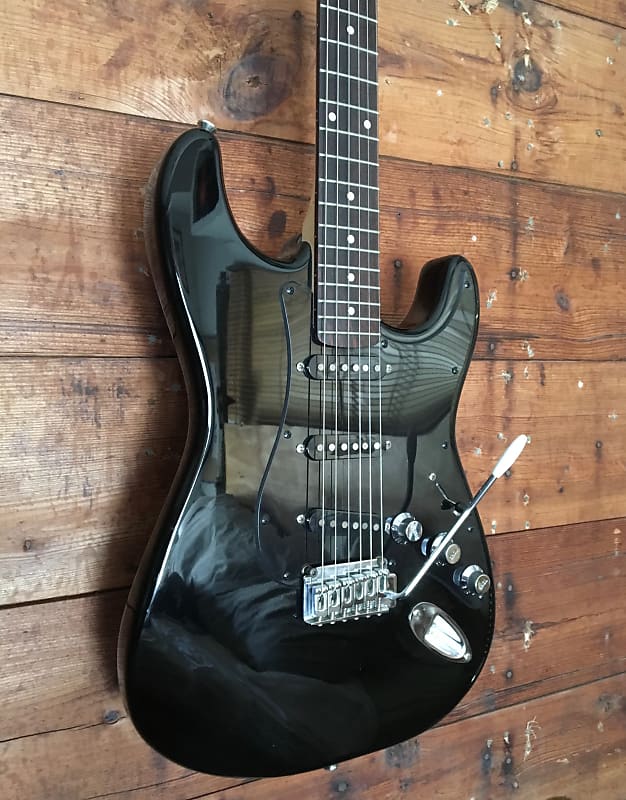 Squier Standard Stratocaster FSR Black w/ Matching Headstock