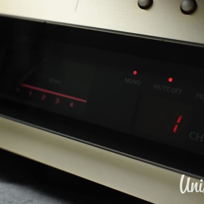 Accuphase T-1000 DDS Stereo FM Tuner in Excellent Condition image 8