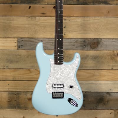 Fender Tom DeLonge Stratocaster Electric Guitar Daphne Blue w/  Gigbag image 4