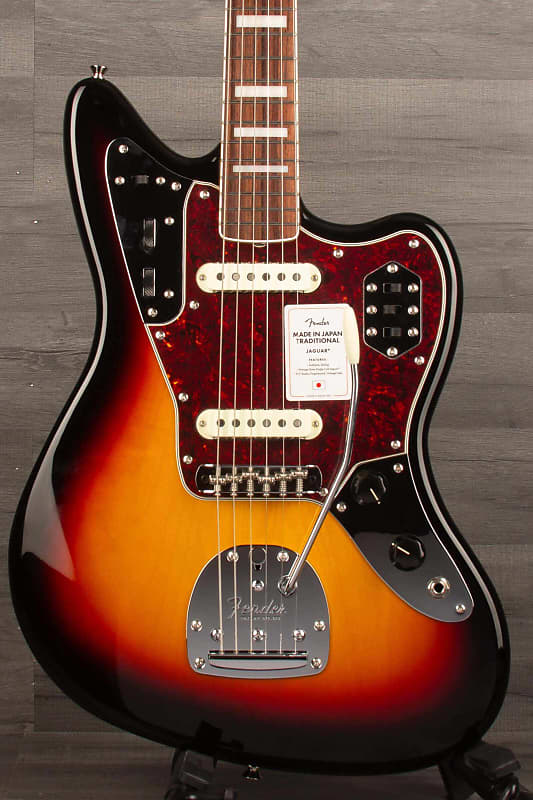 Fender - Traditional Late 60s Jaguar® 3 colour sunburst - Made in Japan