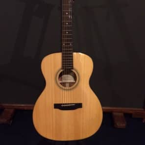 Recording King RO-310 All Solid Red Spruce Top 000 Natural Gloss
