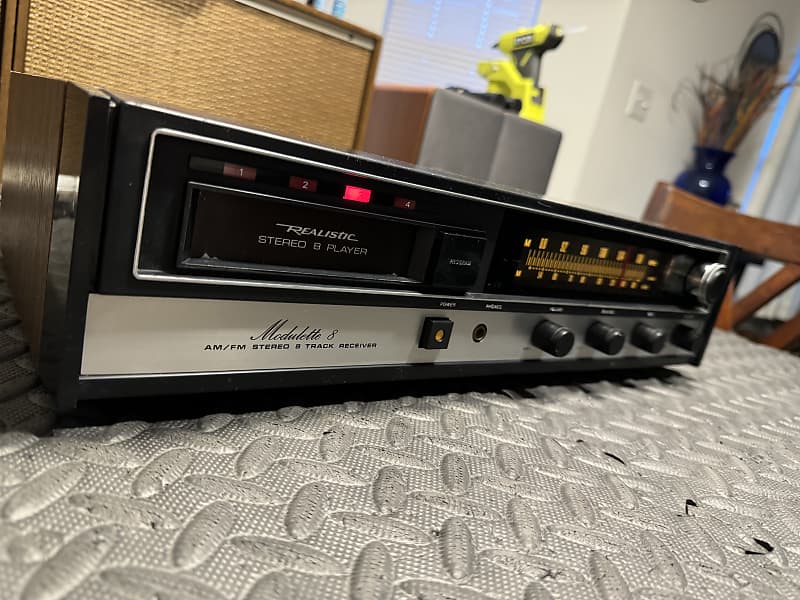 Realistic AM FM reciever and 8Track with hotsell orginal speakers.