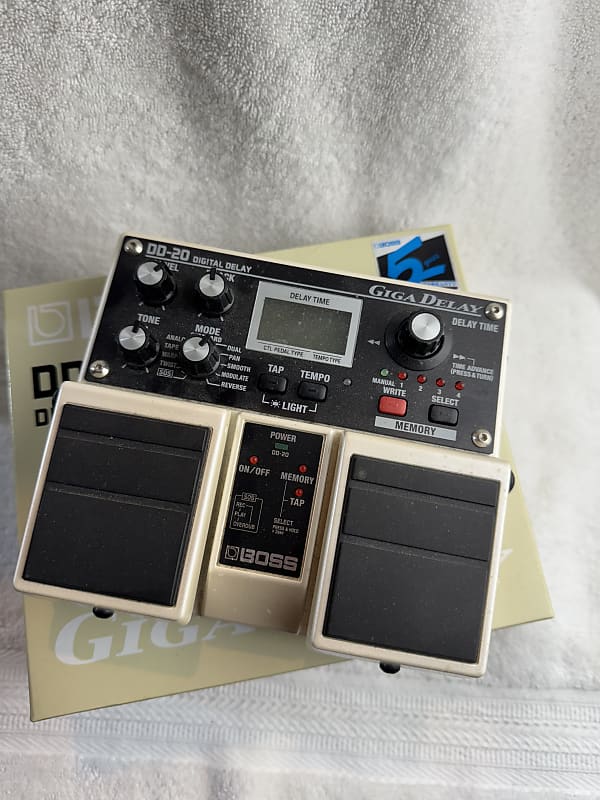 Boss DD-20 Giga Delay