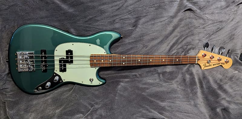 Fender mustang deals bass sherwood green