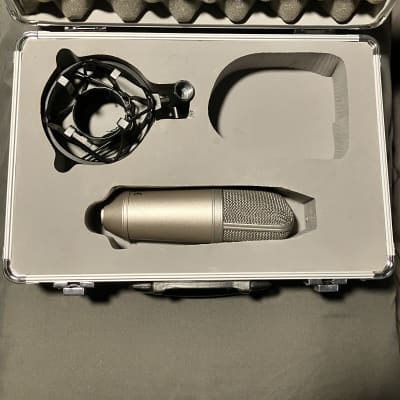 Behringer B-1 Large-diaphragm Condenser Mic