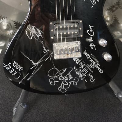 First Act ME431 - Black Electric Guitar Signed by Creep image 5