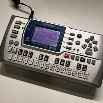 Yamaha QY100 Sequencer 1996 - 2002 - Silver