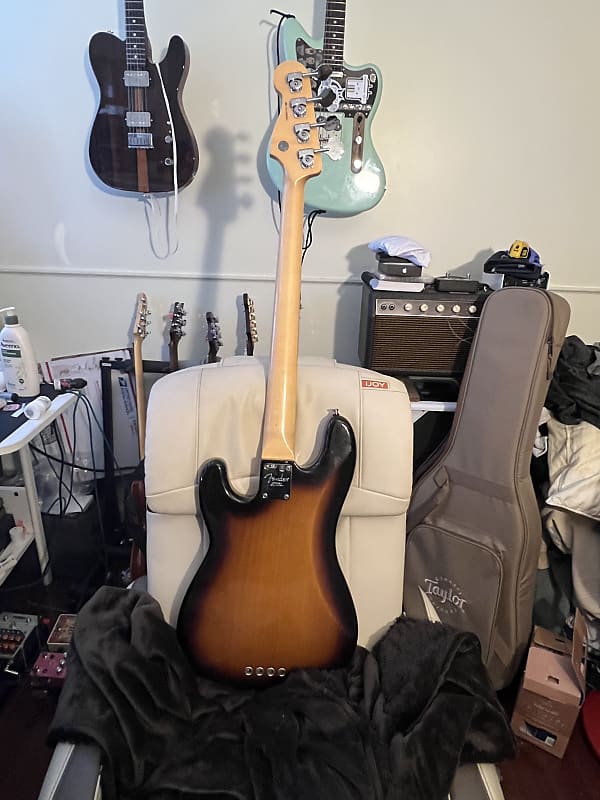 Fender Select Precision Bass