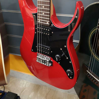 Ibanez Giò GS141 Red electric guitar with 24 frets and double