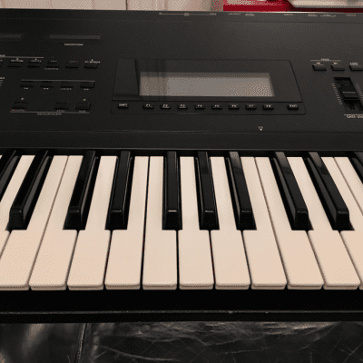 Yamaha SY77 Synthesizer