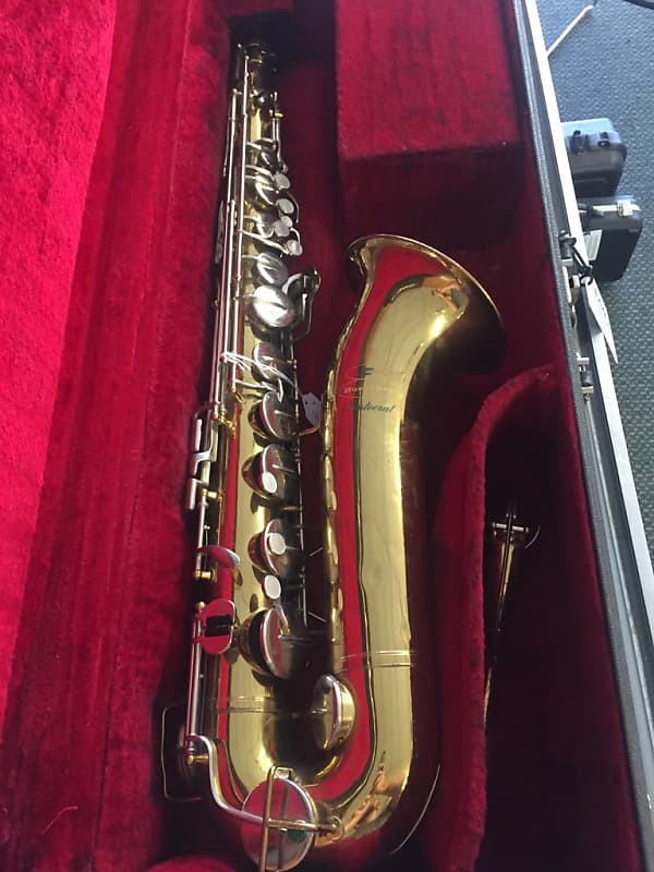 Buescher Aristocrat Tenor Saxophone 1965-1970