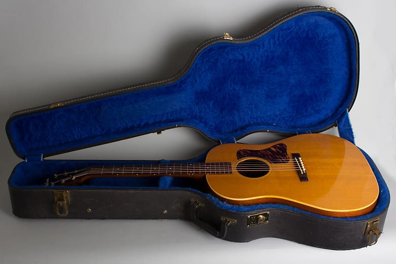 Gibson J-35 Flat Top Acoustic Guitar (1941), ser. #2586G
