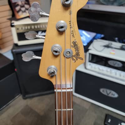 Fender 60th Anniversary Road Worn '60s Jazz Bass 2020 - 3-Tone Sunburst image 4