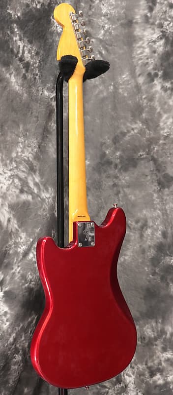 Fender Japan Mustang MG69 MH Candy Apple Red (CAR) S/N Fender Japan Mustang MG69 MH Candy Apple Red (CAR) S/N