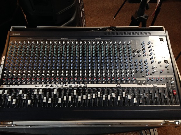 Yamaha MG32/14FX includes Road Case 
