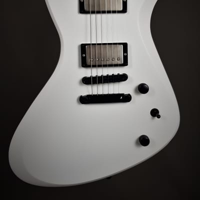 Manuel Ali Guitars Underdog #6 2020 matt white image 2