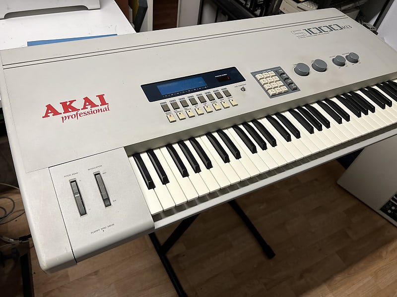 Akai S1000KB Digital Sampler with SCSI2SD