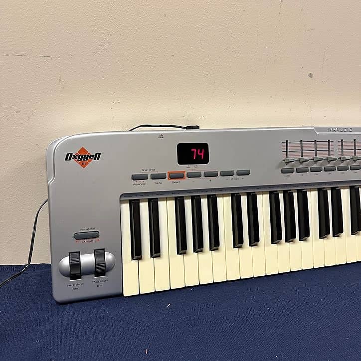 M-Audio Oxygen 61 MKI MIDI Keyboard Controller