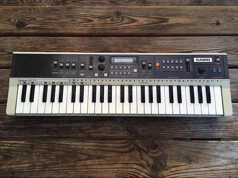 Casio Casiotone MT-70 - great condition, psu, original manual