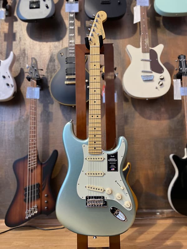 Fender American Professional II Stratocaster with Maple Fretboard Mystic Surf Green image 1
