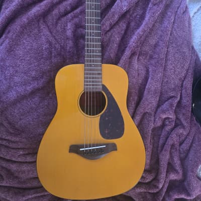 YAMAHA FG-Junior JR-1 アコースティックギター　赤ラベル YAMAHA FG-Junior(JR1)ミニギターをレビュー【赤ラベルの評価
