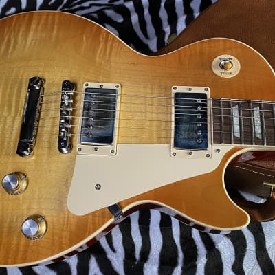 BRAND NEW ! 2024 Gibson Les Paul Standard '60s Unburst - 9.5 lbs - Authorized Dealer - G02715 image 2