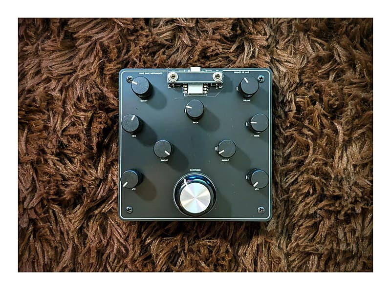 DRONES MAX シンセサイザー