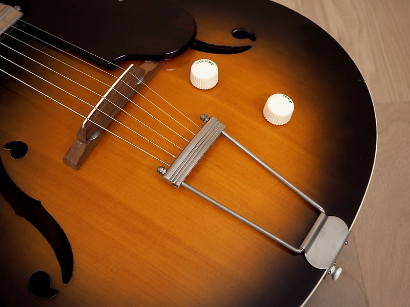 Silvertone　H61 シルバートーン　ハーモニー　Harmony Bobkatの謎（Harmony,Silvertone,Airlineの3種類のヘッドロゴが