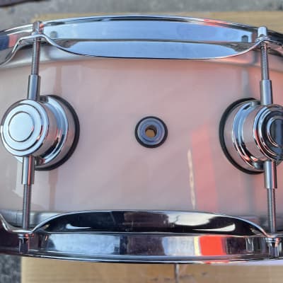 DW  Collectors Series LACQUER SPECIALTY maple snare drum  2003 WHITE WASH SEE THROUGH LACQUER image 10