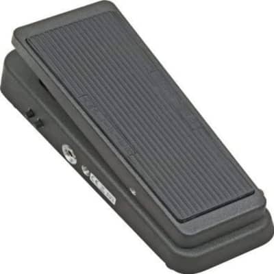 Dunlop Q Cry Baby Q Wah Guitar Effects Pedal with Variable-Q Control with R-Angle Patch Cable image 3