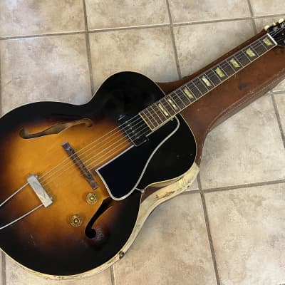 1953 Gibson ES-150 Sunburst with brown case for sale