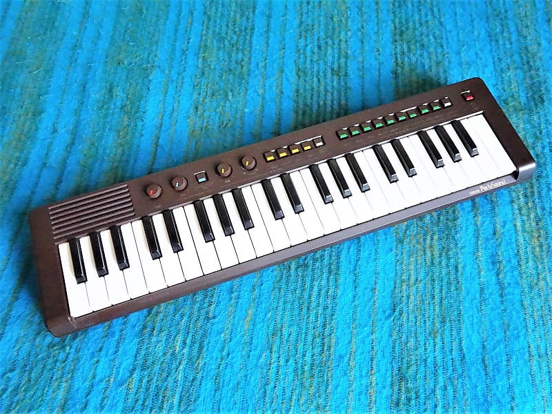 Yamaha PortaSound PS-3 - 80's Synthesizer w/ AC Adapter - H077 