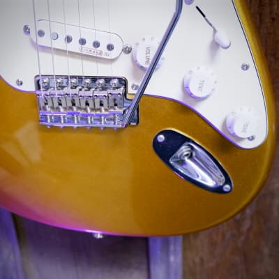 Los Gatos Guitars Model-S #LG1152 Gold Metallic image 9