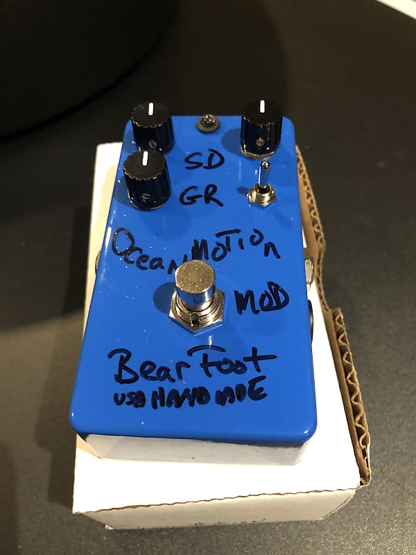 Bearfoot FX Mint Green Mini Vibe / トレモロ Other/unknown BearFoot FX Mint Green Mini Vibe - Pedal on