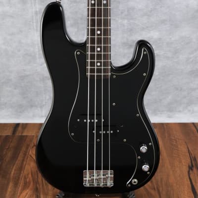 Tokai Hard Puncher Black 1981 – Chicago Music Exchange