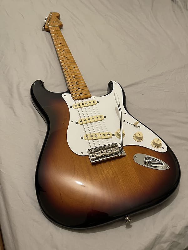 Fender Classic Series '50s Stratocaster 2018 Sunburst