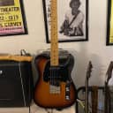 Fender Deluxe Nashville Telecaster 21-Fret Maple Fretboard Sunburst Tele Gig Bag