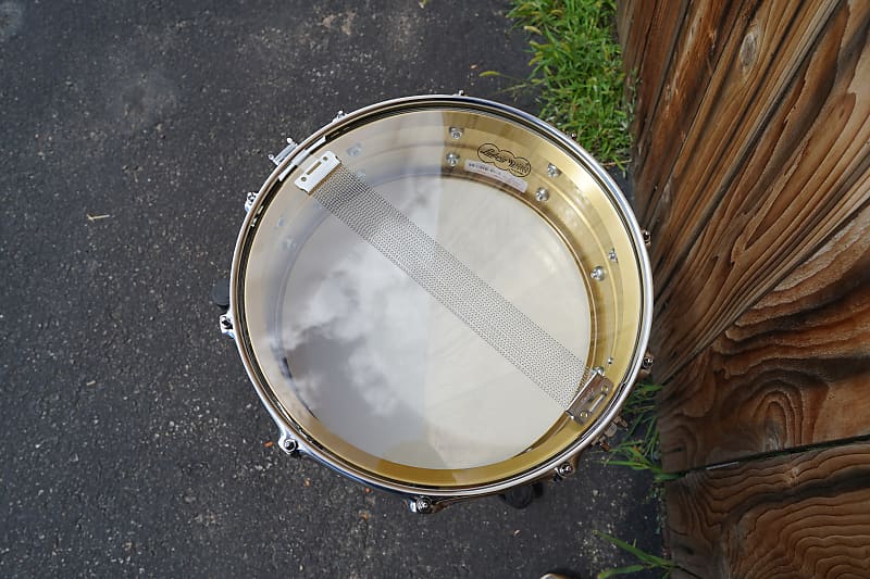 Ludwig USA Hammered Brass 5 x 14 Seamless Snare Drum