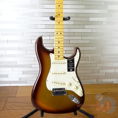 Fender American Ultra Stratocaster with Maple Fretboard - Mocha Burst image 10